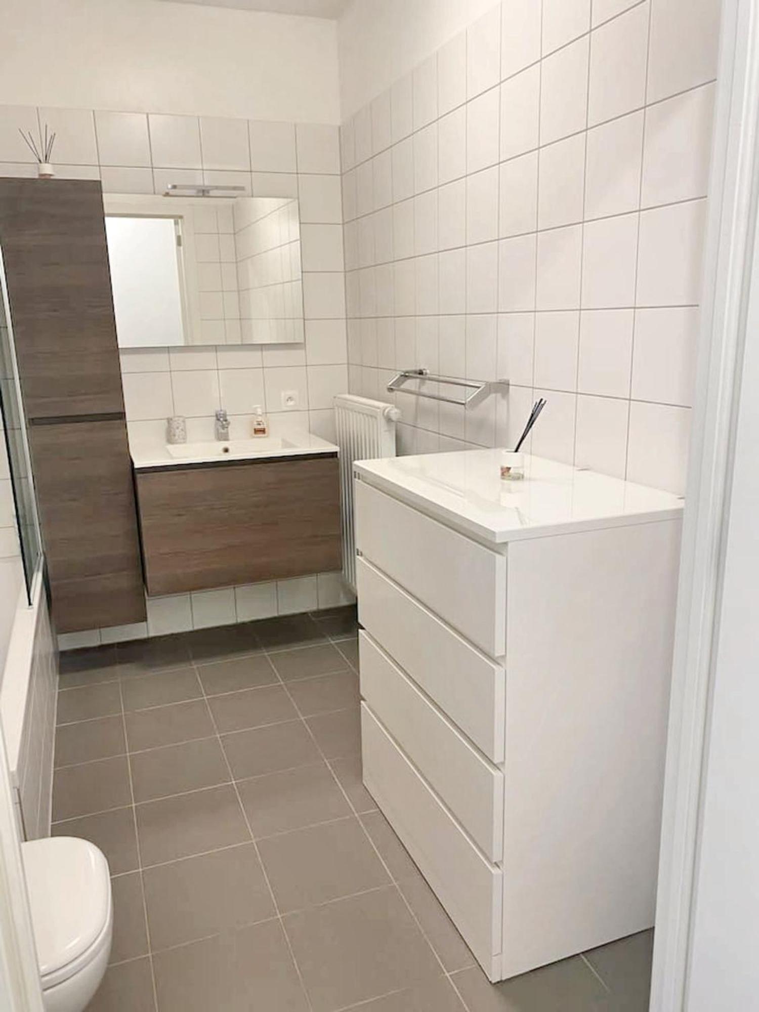 בריסל Modern Apartment In Cureghem Anderlecht 134 M² + Terrace מראה חיצוני תמונה
